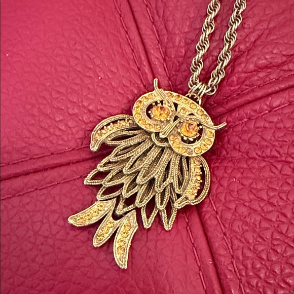 Vtg Goldtone With goldtone Rhinestones movement Owl Pendant Necklace - Picture 3 of 9